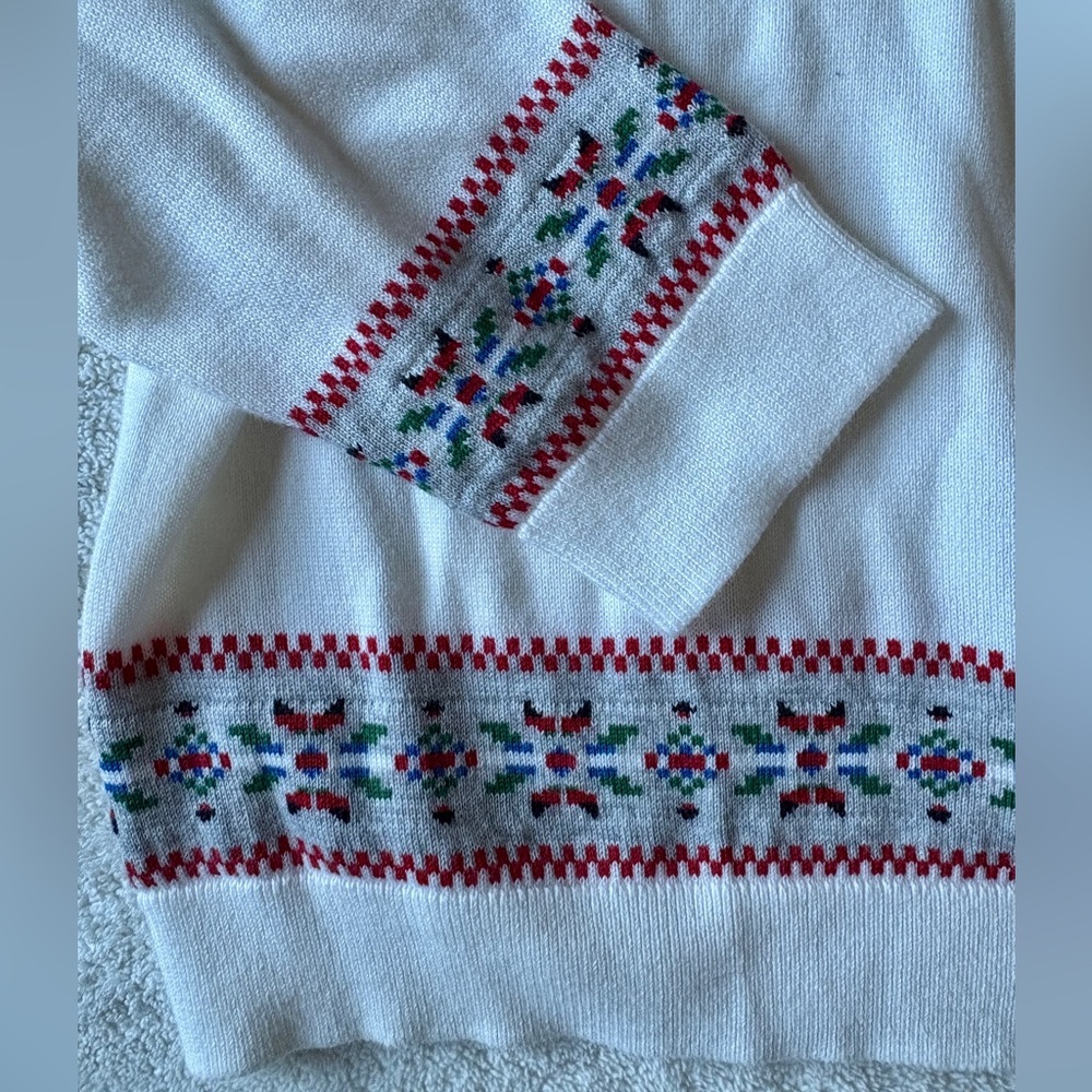 Lands' End Nordic Print Festive Sweater, Skiing Design. White. Size L (14/16) - Picture 4 of 9